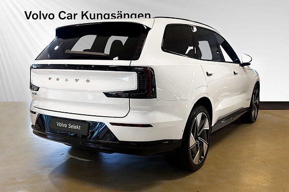 Volvo EX90 5 of 28