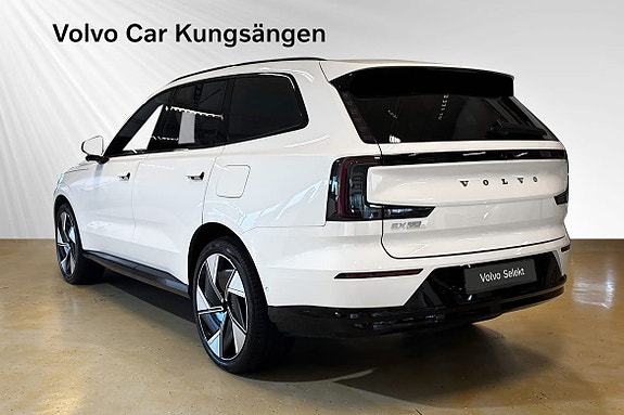 Volvo EX90 4 of 28