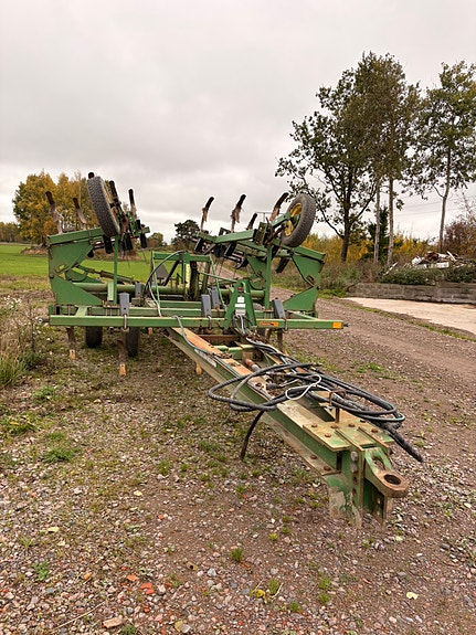 Kultivator JD 680 2 of 5