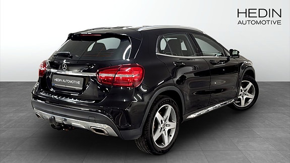 Mercedes-Benz GLA220 2 of 13