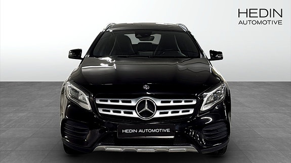 Mercedes-Benz GLA220 8 of 13