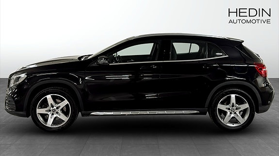 Mercedes-Benz GLA220 6 of 13
