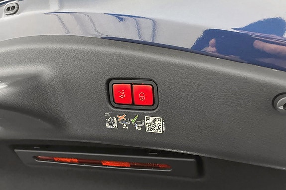 Mercedes-Benz CLE300 e 12 of 27