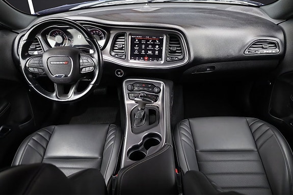 Dodge Challenger 9 of 14