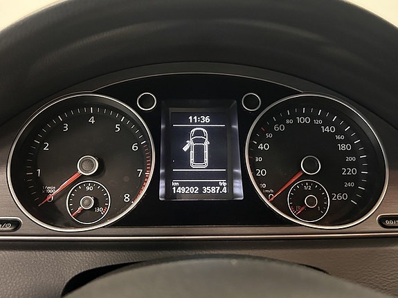 Volkswagen Passat SW 1.4 TSI 160 ch DSG Flexfuel E85 • Attelage • Sièges chauffants