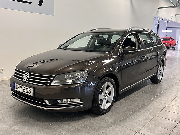 Volkswagen Passat SW 1.4 TSI 160 ch DSG Flexfuel E85 • Attelage • Sièges chauffants