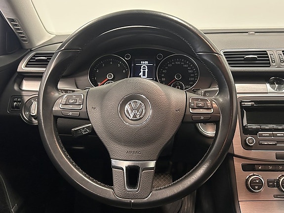 Volkswagen Passat SW 1.4 TSI 160 ch DSG Flexfuel E85 • Attelage • Sièges chauffants