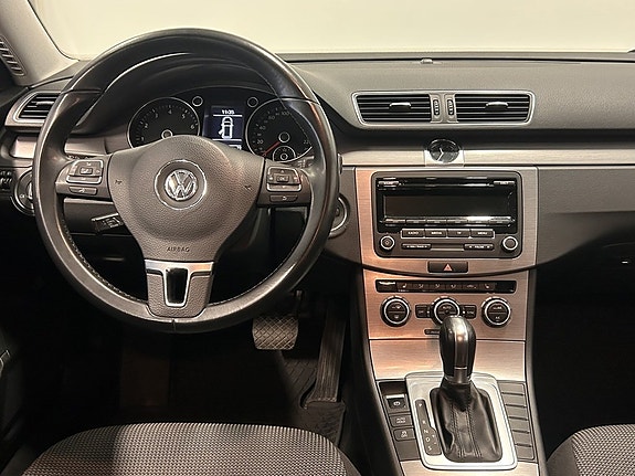 Volkswagen Passat SW 1.4 TSI 160 ch DSG Flexfuel E85 • Attelage • Sièges chauffants