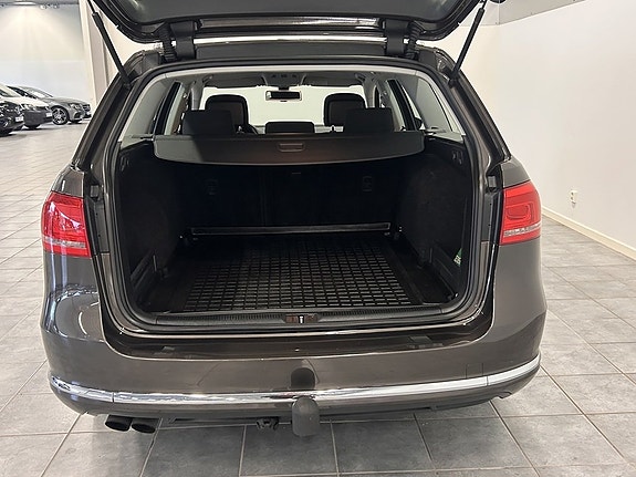 Volkswagen Passat SW 1.4 TSI 160 ch DSG Flexfuel E85 • Attelage • Sièges chauffants