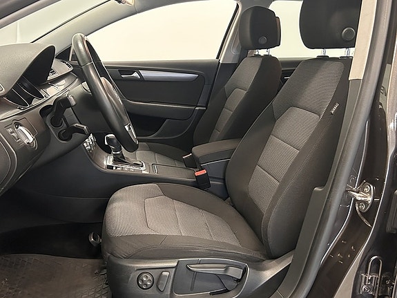 Volkswagen Passat SW 1.4 TSI 160 ch DSG Flexfuel E85 • Attelage • Sièges chauffants