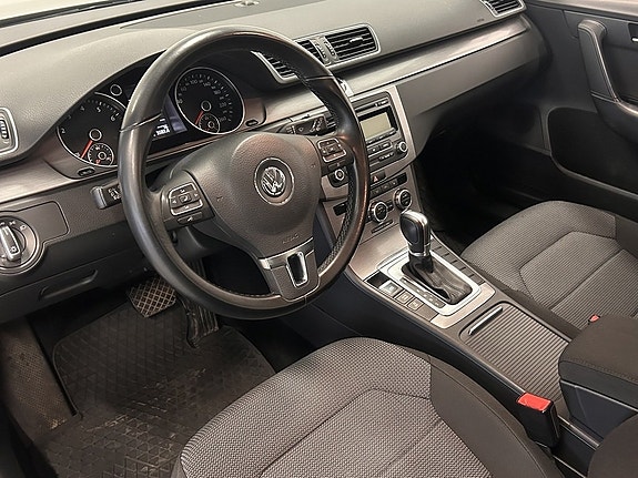 Volkswagen Passat SW 1.4 TSI 160 ch DSG Flexfuel E85 • Attelage • Sièges chauffants