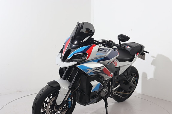 BMW M 1000 XR 4 of 7