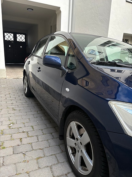 Toyota Auris 4 of 9