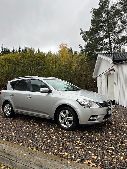 Kia Ceed 2 of 6