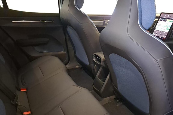 Volvo EX30 8 of 17