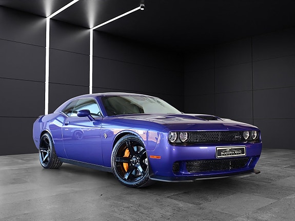 Dodge Challenger 4 of 14