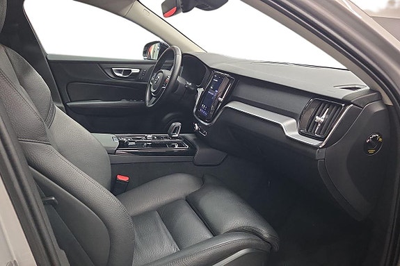 Volvo V60 8 of 23