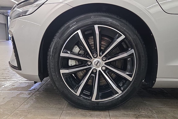 Volvo V60 18 of 23