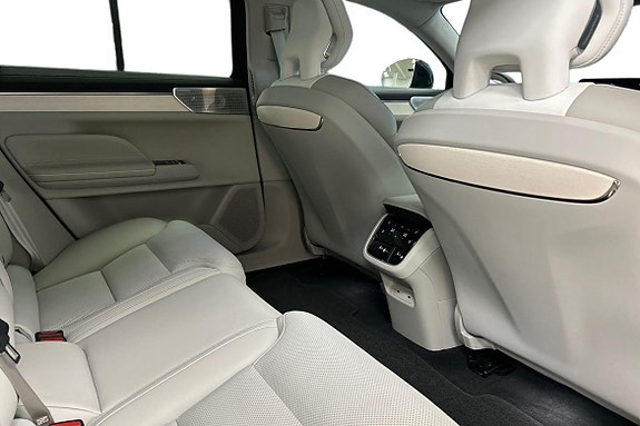 Volvo ES90 21 of 28
