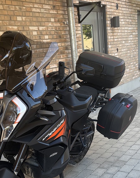 KTM 1290 Super Adventure 2 of 4