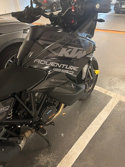 KTM 1290 Super Adventure 3 of 4