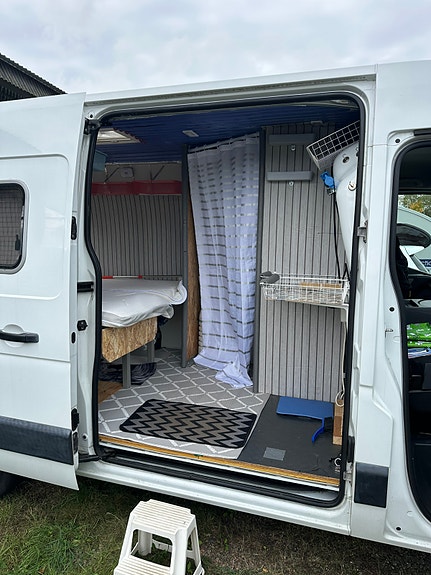 Nissan NV400 6 of 11
