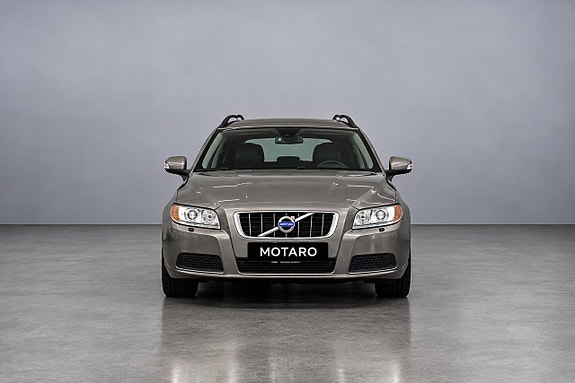 Volvo V70 2 of 11