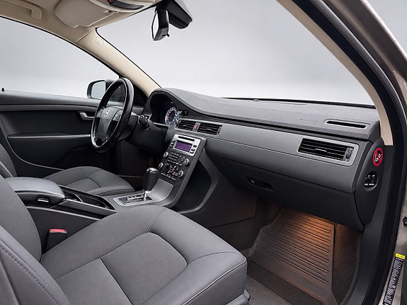 Volvo V70 11 of 11