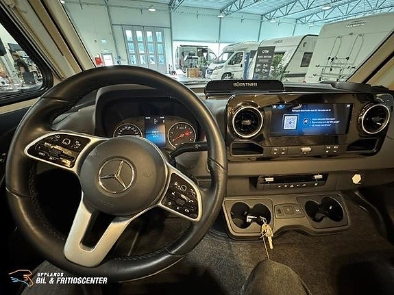 Bürstner Elegance 910 / Mercedez-Benz chassi / EP Hydrauliska stödben 10 of 27