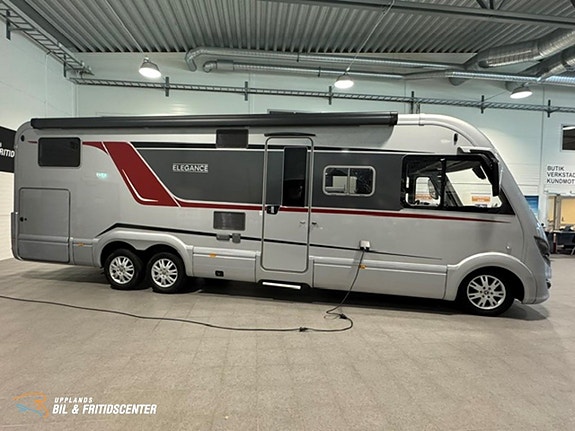 Bürstner Elegance 910 / Mercedez-Benz chassi / EP Hydrauliska stödben 2 of 27