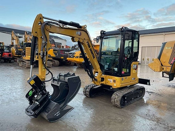 CAT 302.7 Uthyres/For Rental 2 of 2