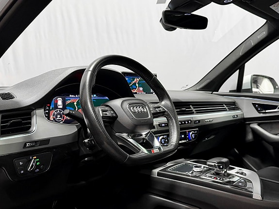 Audi Q7 10 of 26