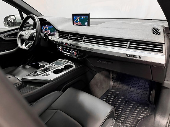 Audi Q7 14 of 26