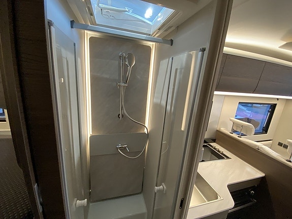 Adria Coral Supreme 670 SL ALDE/5bältes/Ugn/Stort garage 14 of 30