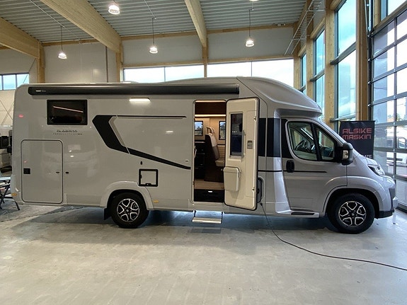 Adria Coral Supreme 670 SL ALDE/5bältes/Ugn/Stort garage 2 of 30