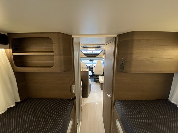 Adria Coral Supreme 670 SL ALDE/5bältes/Ugn/Stort garage 12 of 30