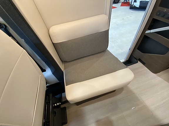 Adria Coral Supreme 670 SL ALDE/5bältes/Ugn/Stort garage 24 of 30
