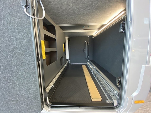 Adria Coral Supreme 670 SL ALDE/5bältes/Ugn/Stort garage 4 of 30