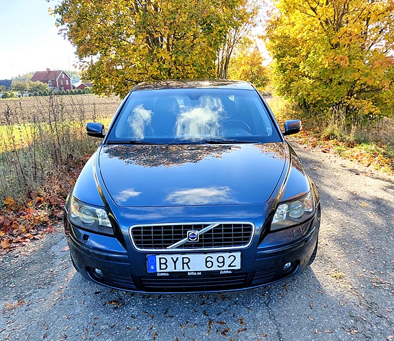 Volvo S40 2 of 10