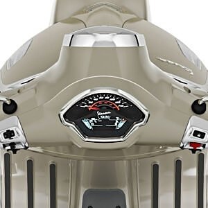 Vespa GTS Beige Avvolgente 5 of 7