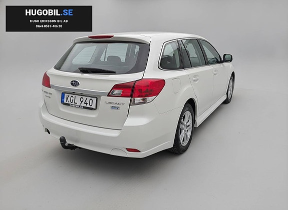 Subaru Legacy 2 of 5