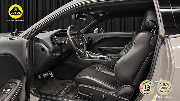 Dodge Challenger 7 of 9