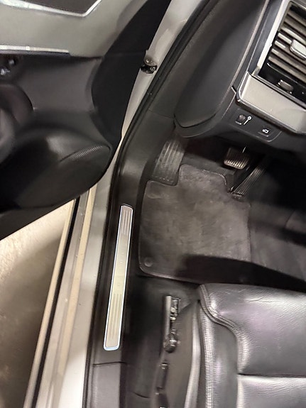 Volvo XC90 8 of 14