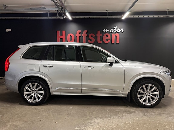 Volvo XC90 2 of 14