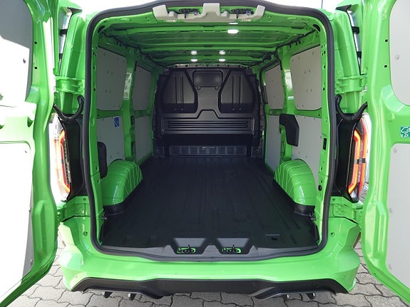 Ford Transit Custom 11 of 13