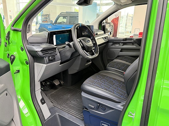 Ford Transit Custom 8 of 13