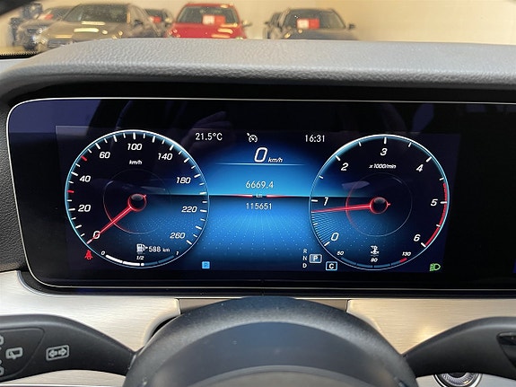 Mercedes-Benz E 220 d 12 of 19