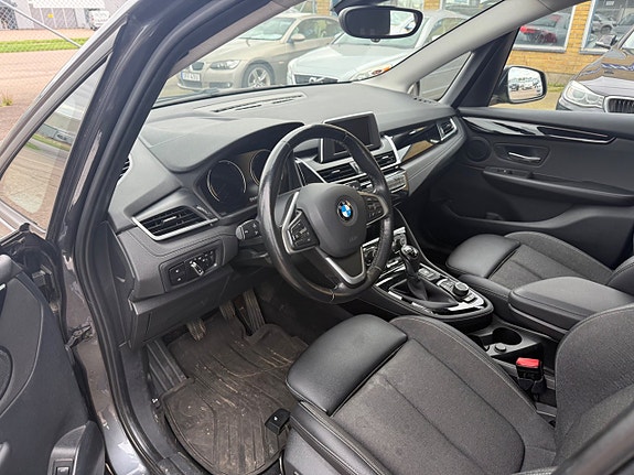 BMW 218i 6 of 6