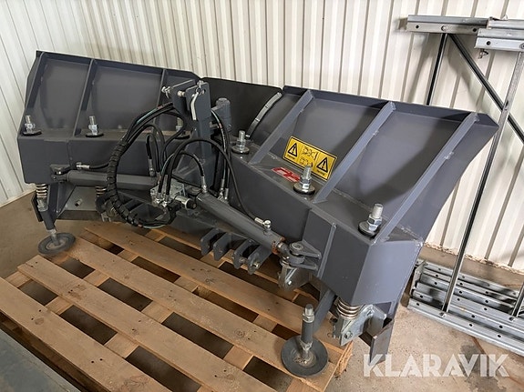 Traktor Shibaura SB50hc med redskap 4 of 6