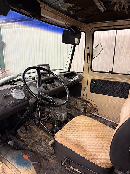 Mercedes-Benz 6 of 10